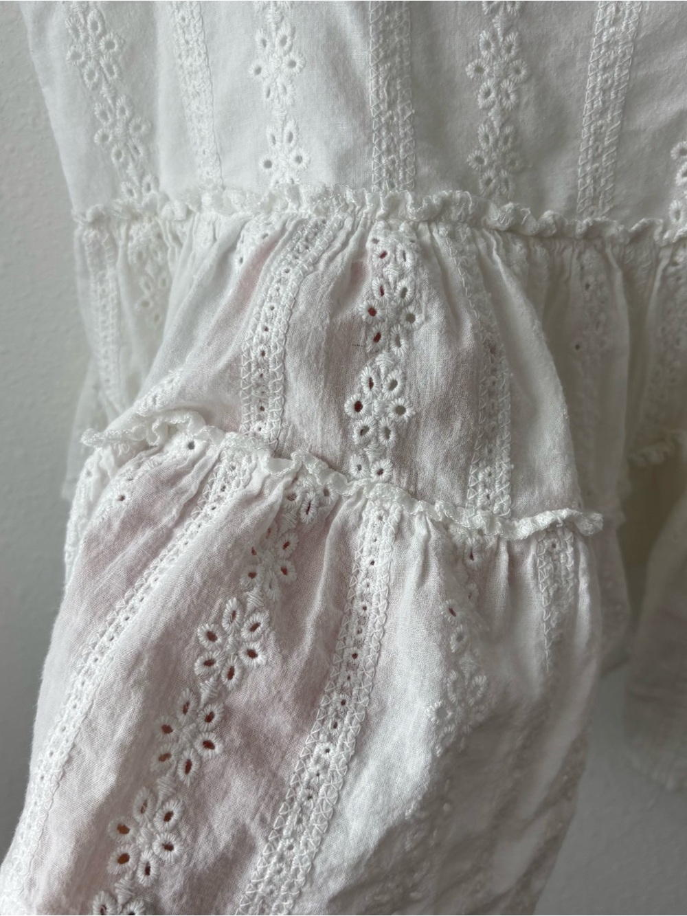 ROMWE White Eyelet Tie-Shoulder Peplum Camisole - Picture 2 of 7